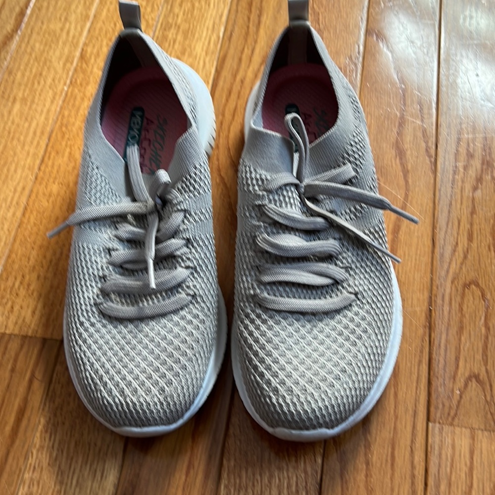 Sketchers slip on beige sneakers